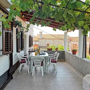 Dina , Cres Croazia